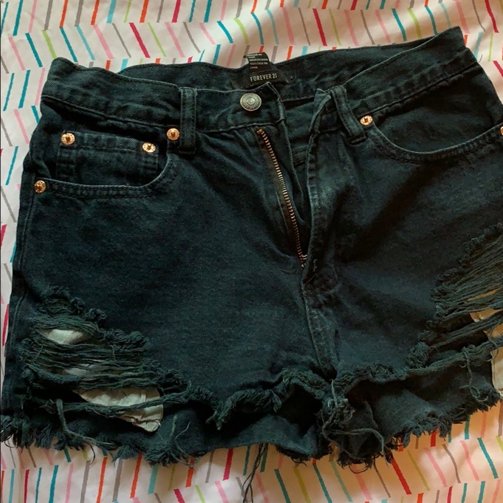 Shorts - Picture 2 of 4